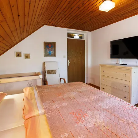 Apartament Dominika Stros