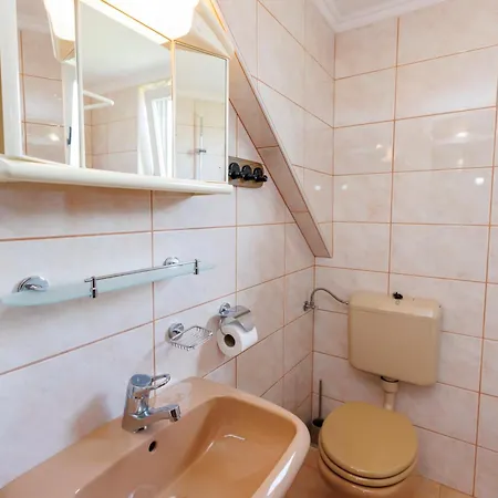 Apartament Dominika Stros *