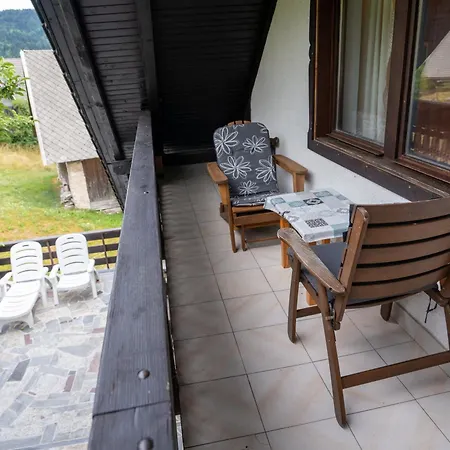 Apartament Dominika Stros *