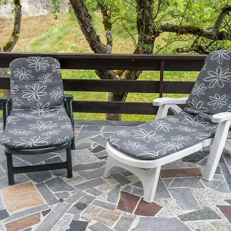 Apartment Dominika Stros