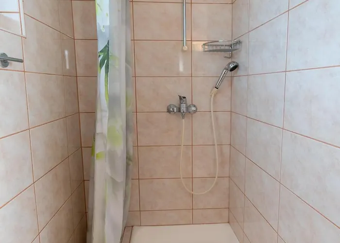 Dominika Stros Lejlighed